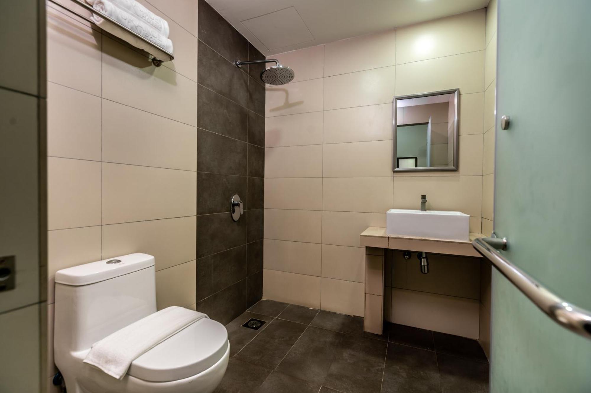 1 Orange Hotel Klia & Klia2 Sepang Exterior foto